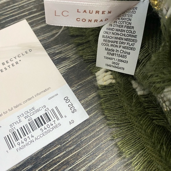 LC Lauren Conrad Grid Plaid Soft Wrap Scarf - Picture 6 of 9